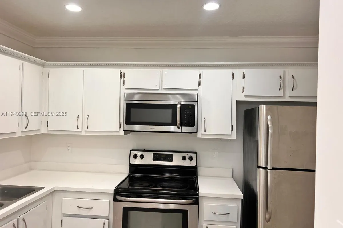 1802 Waterview Cir # 1802, Palm Springs FL 33461