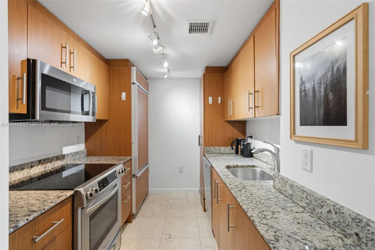 10275 Collins Ave # 718, Bal Harbour FL 33154