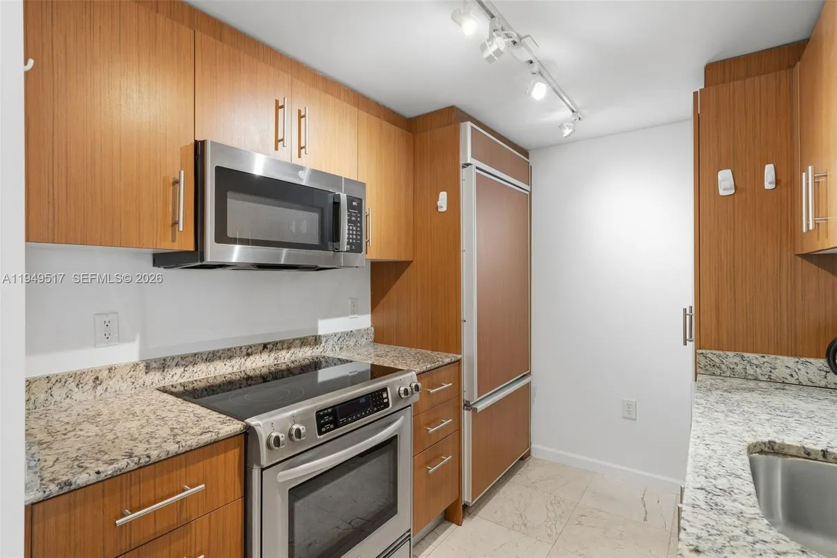 10275 Collins Ave # 718, Bal Harbour FL 33154