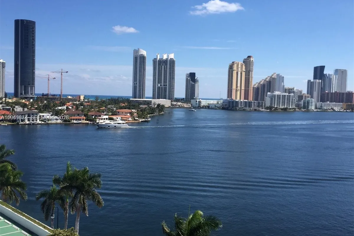 3600 Mystic Pointe Dr # 1017, Aventura FL 33180