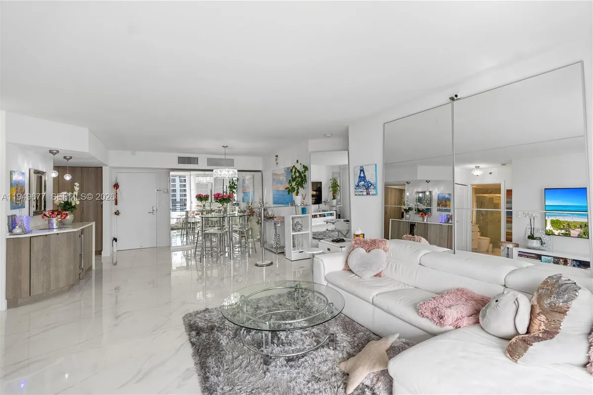 3600 Mystic Pointe Dr # 1017, Aventura FL 33180