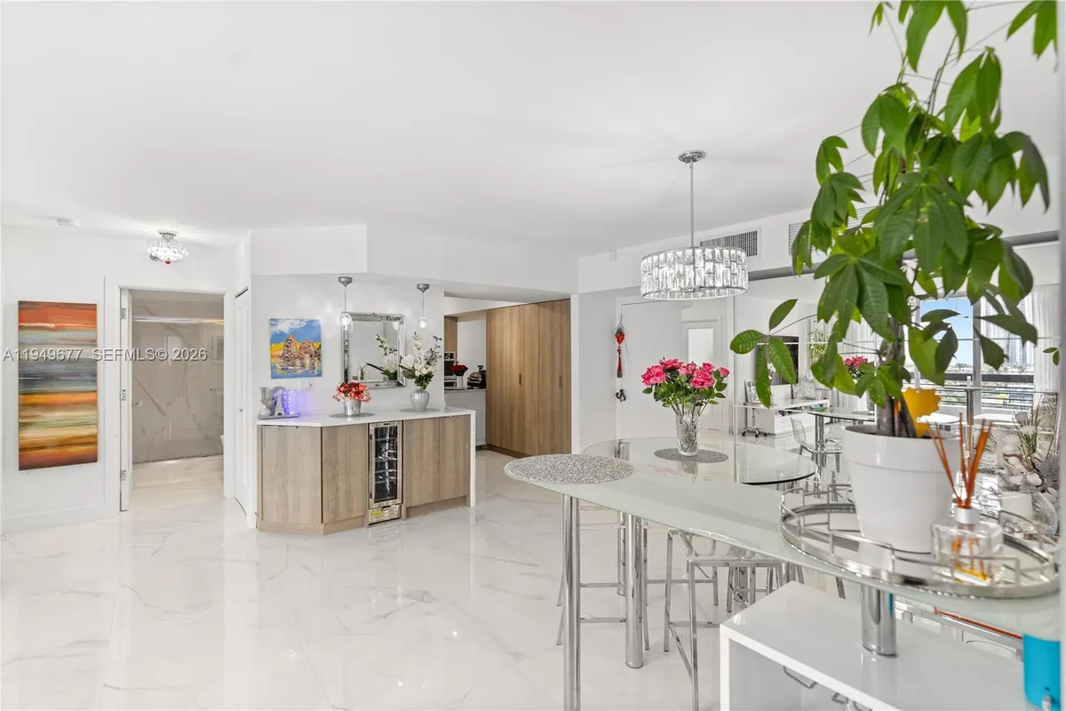 3600 Mystic Pointe Dr # 1017, Aventura FL 33180