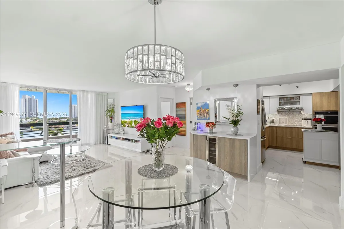 3600 Mystic Pointe Dr # 1017, Aventura FL 33180