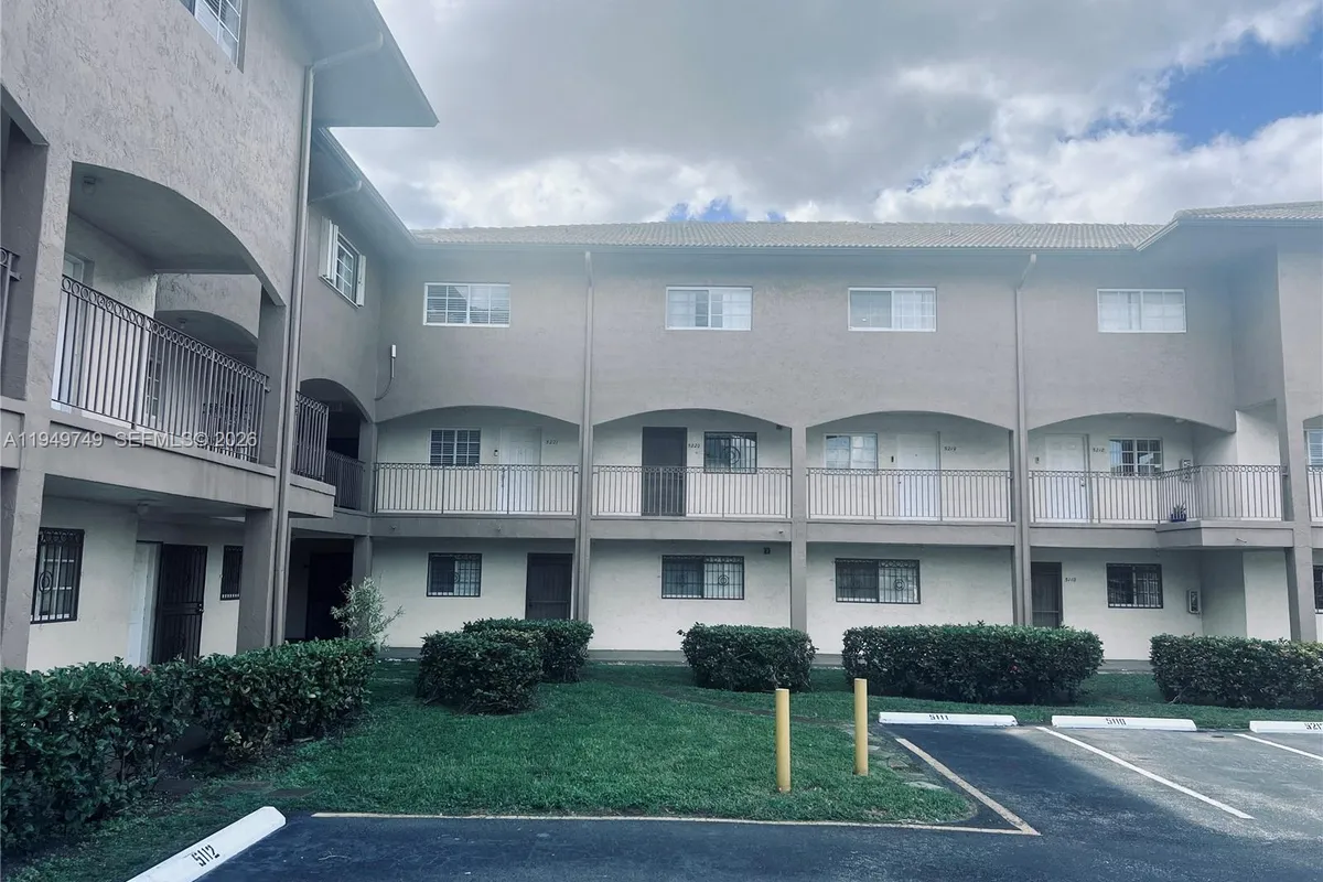 8851 NW 119th St # 5221, Hialeah Gardens FL 33018