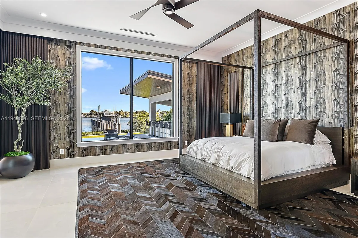 9 Bamboo Ln, Jupiter FL 33458