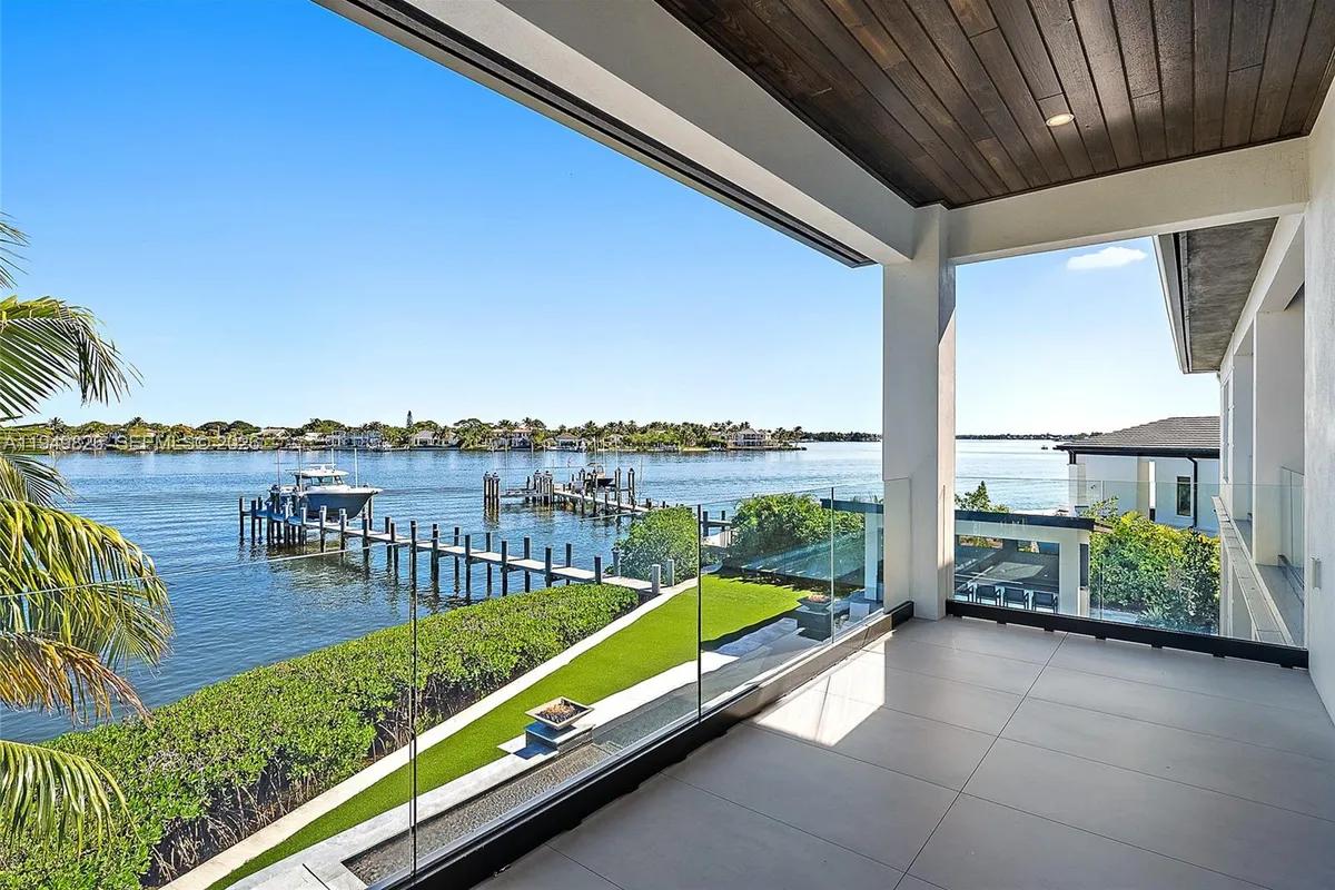 9 Bamboo Ln, Jupiter FL 33458