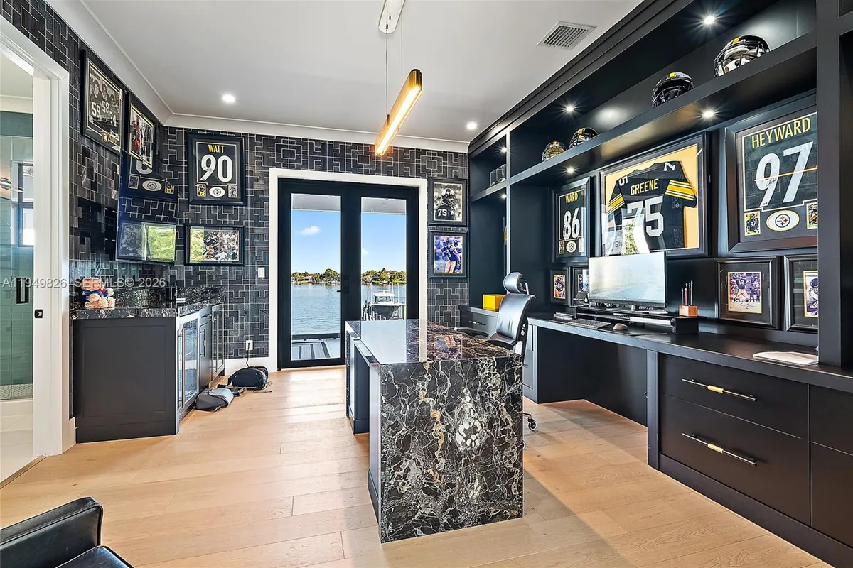 9 Bamboo Ln, Jupiter FL 33458