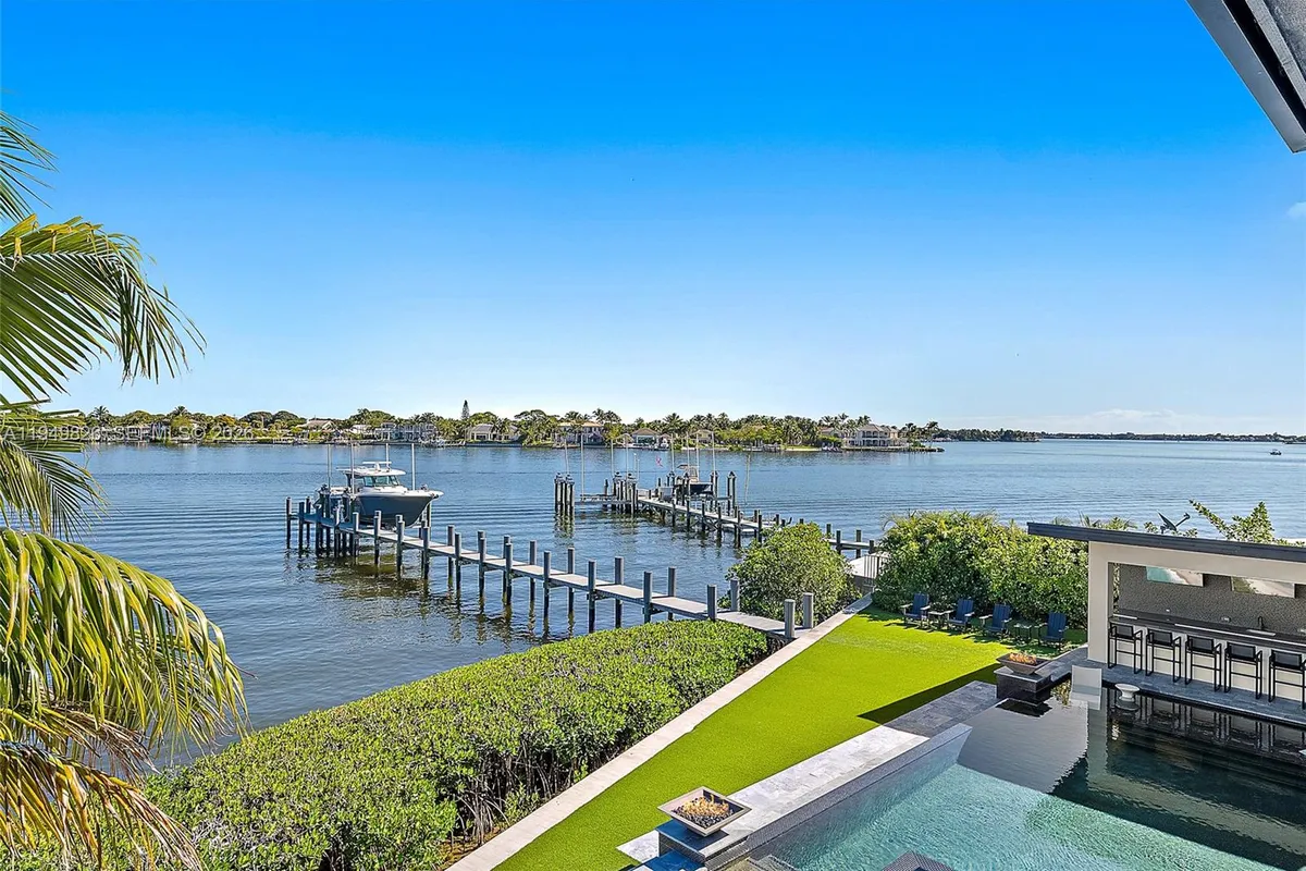 9 Bamboo Ln, Jupiter FL 33458