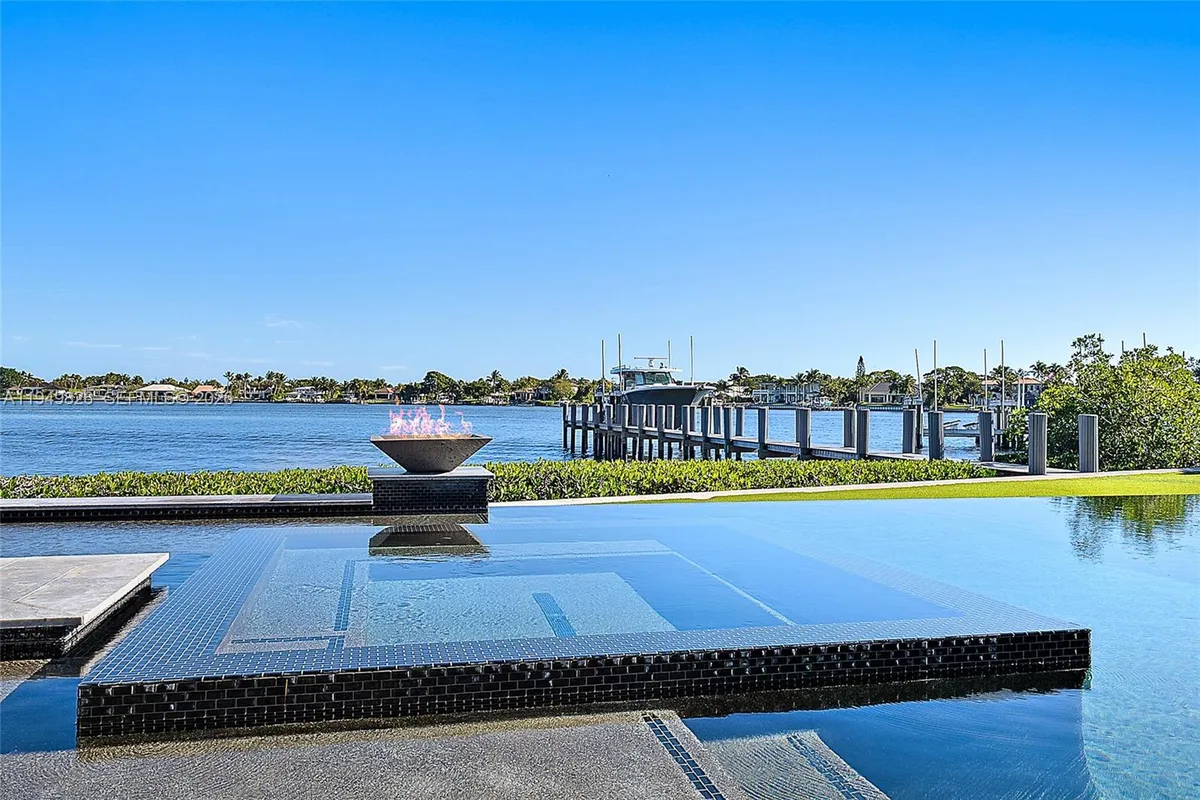 9 Bamboo Ln, Jupiter FL 33458