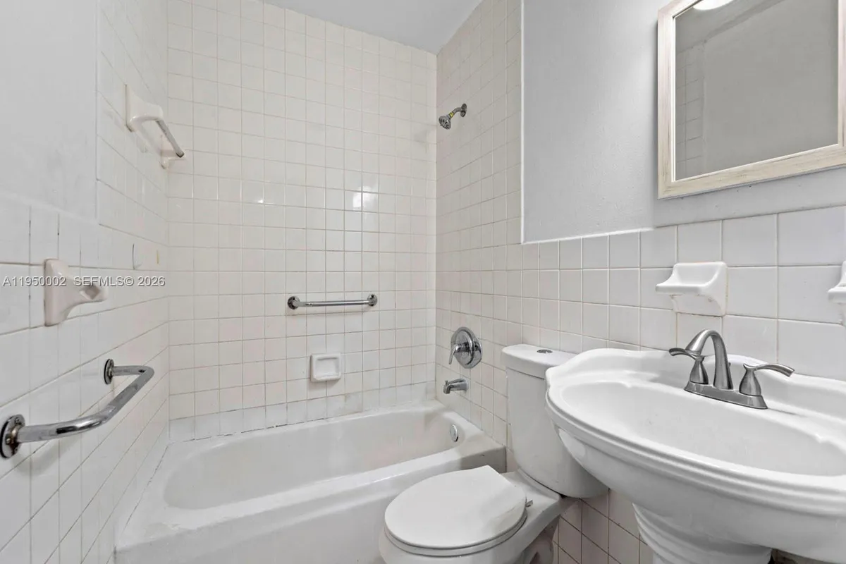 11075 SW 221st Ter, Miami FL 33170