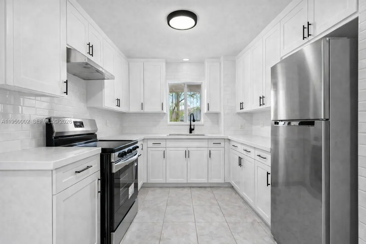 11075 SW 221st Ter, Miami FL 33170