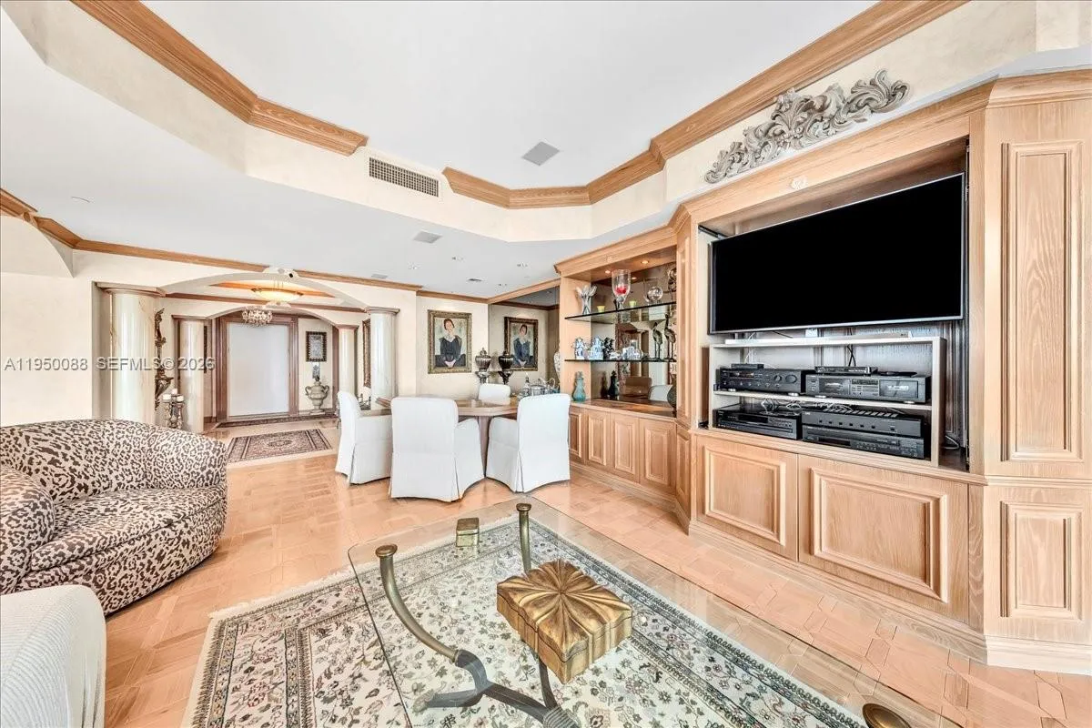 10101 Collins Ave, Bal Harbour FL 33154