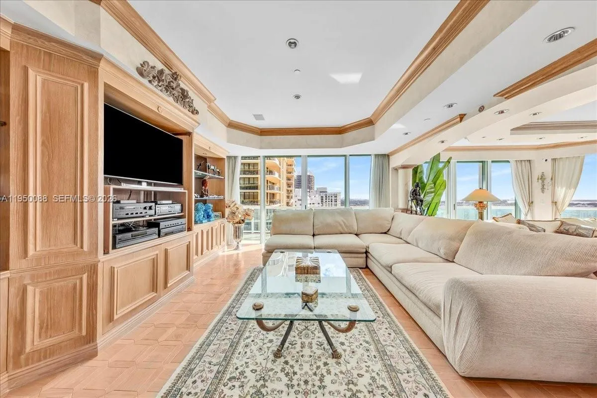 10101 Collins Ave, Bal Harbour FL 33154