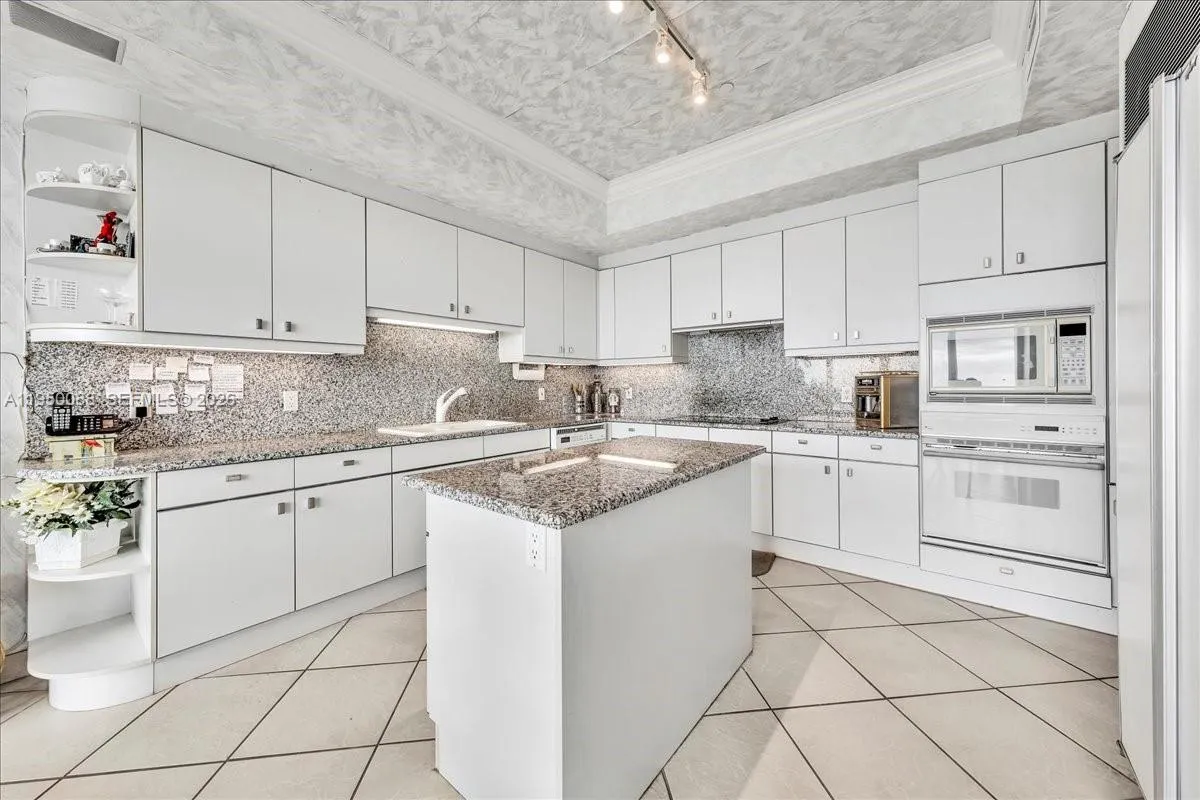 10101 Collins Ave, Bal Harbour FL 33154