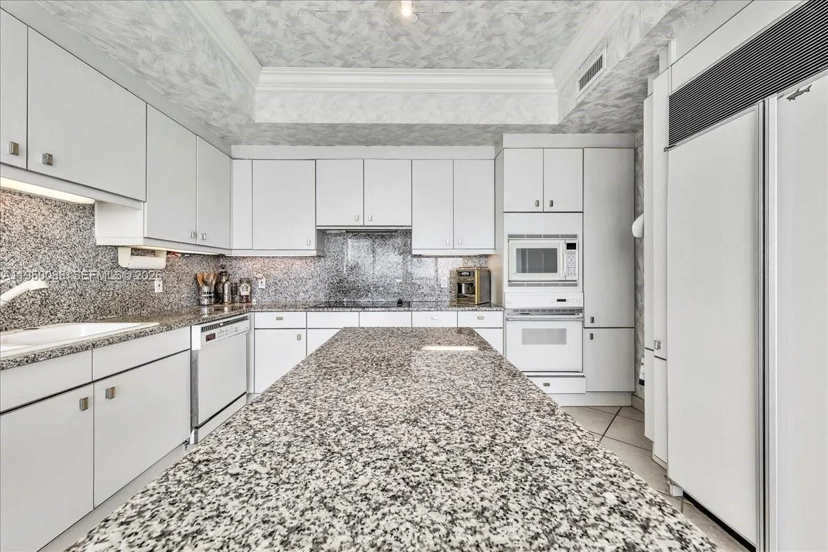 10101 Collins Ave, Bal Harbour FL 33154