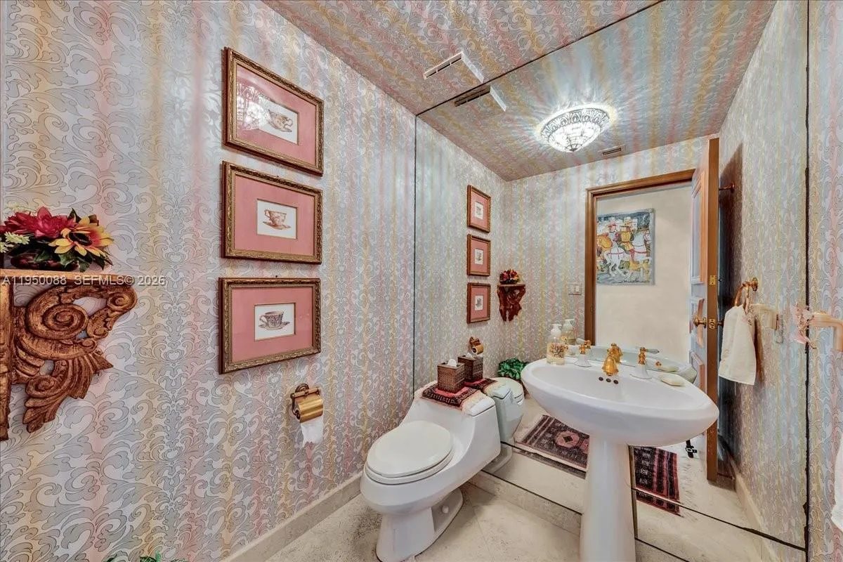 10101 Collins Ave, Bal Harbour FL 33154