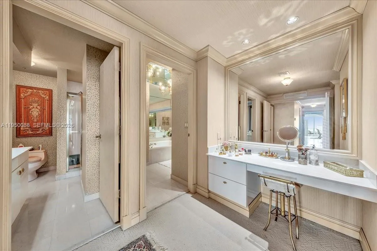 10101 Collins Ave, Bal Harbour FL 33154