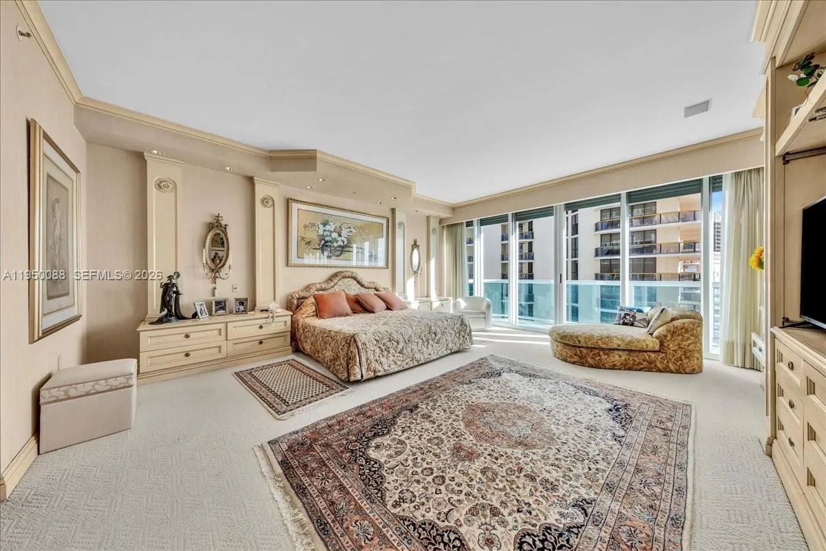 10101 Collins Ave, Bal Harbour FL 33154