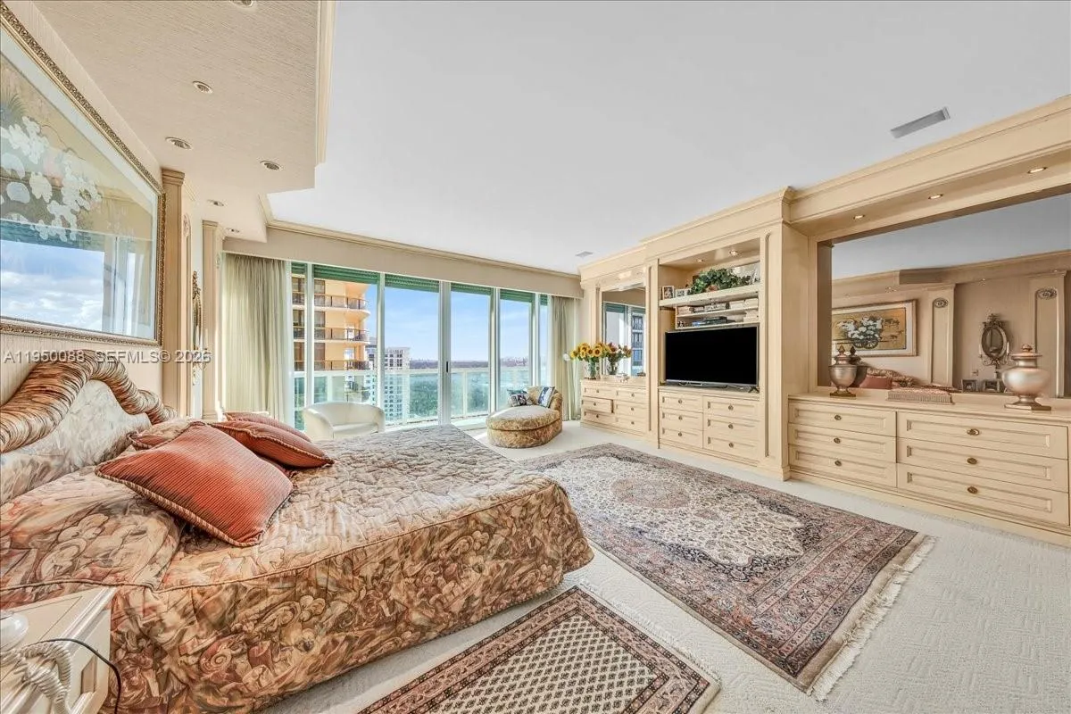 10101 Collins Ave, Bal Harbour FL 33154