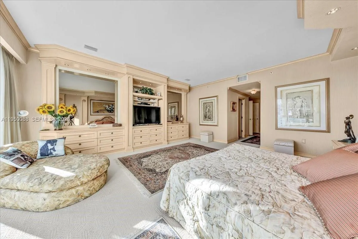 10101 Collins Ave, Bal Harbour FL 33154