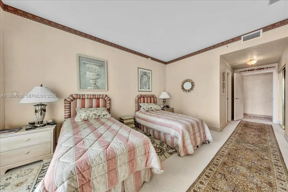 10101 Collins Ave, Bal Harbour FL 33154