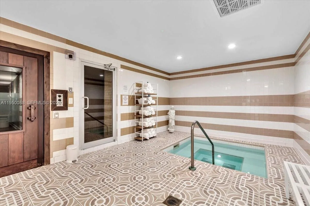 10101 Collins Ave, Bal Harbour FL 33154