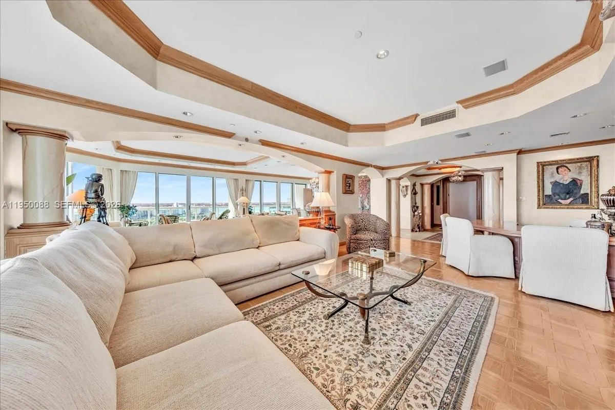 10101 Collins Ave, Bal Harbour FL 33154