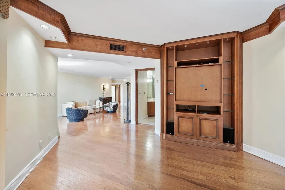 1000 E Island Blvd # 803, Aventura FL 33160