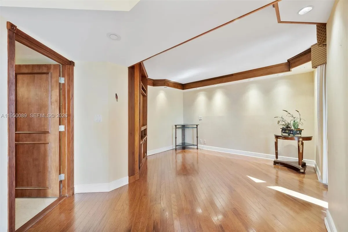 1000 E Island Blvd # 803, Aventura FL 33160