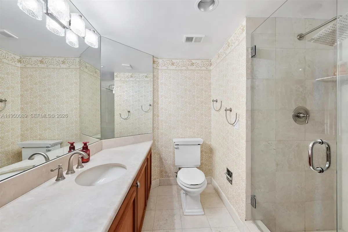 1000 E Island Blvd # 803, Aventura FL 33160