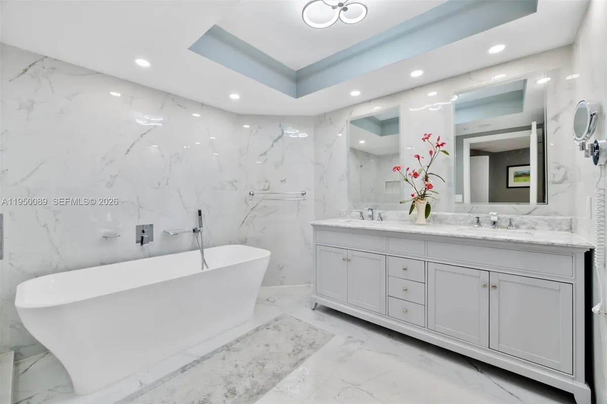 1000 E Island Blvd # 803, Aventura FL 33160