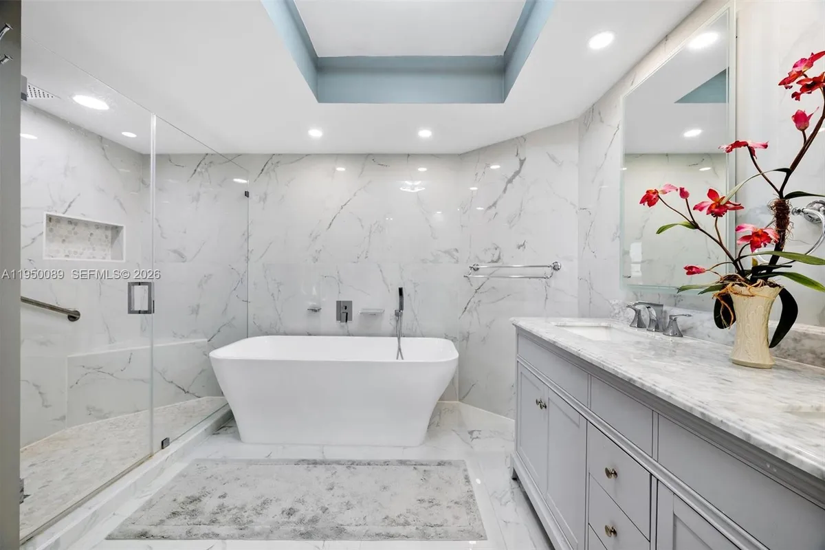 1000 E Island Blvd # 803, Aventura FL 33160