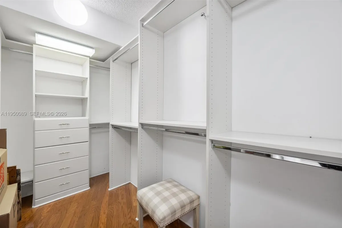 1000 E Island Blvd # 803, Aventura FL 33160