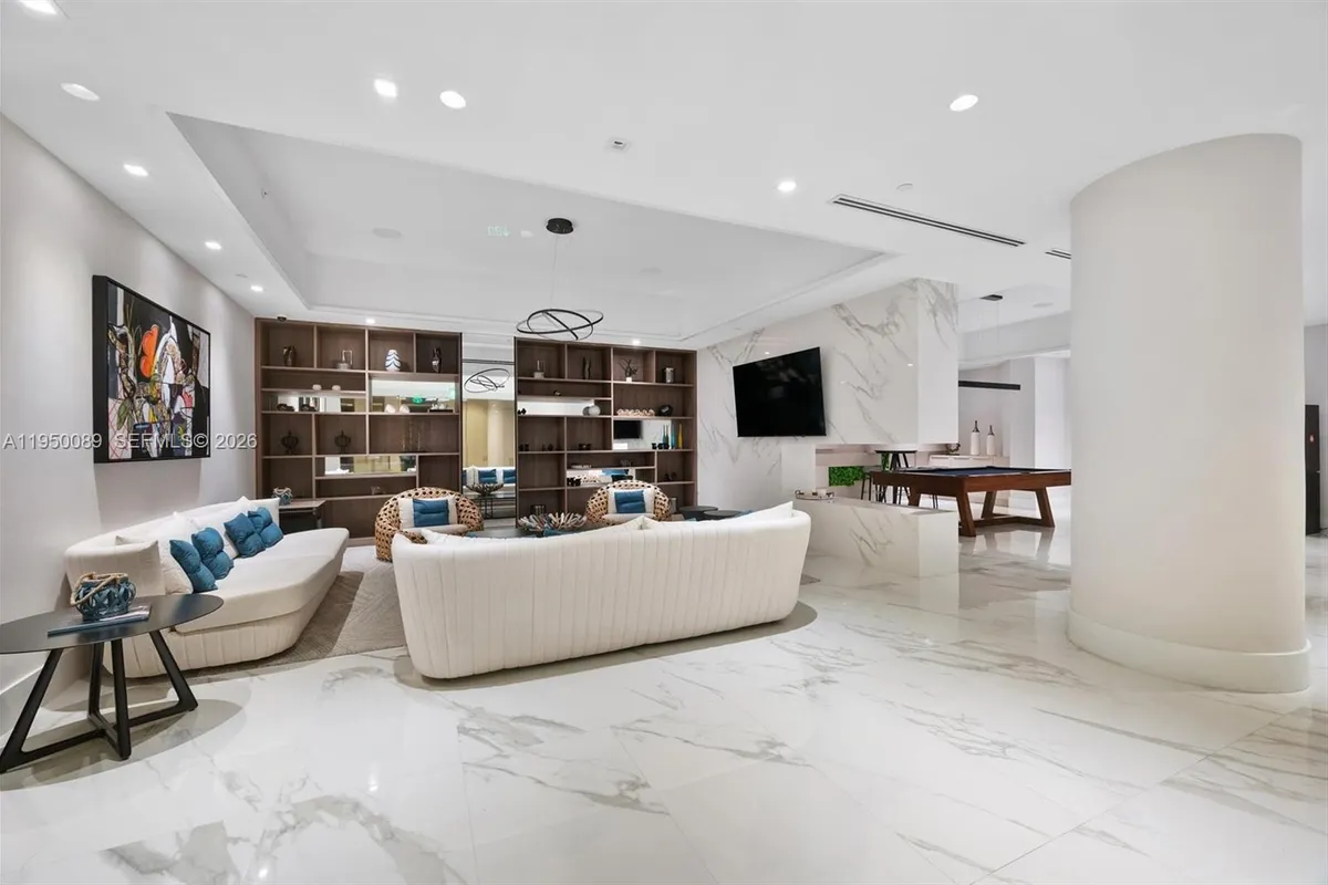 1000 E Island Blvd # 803, Aventura FL 33160