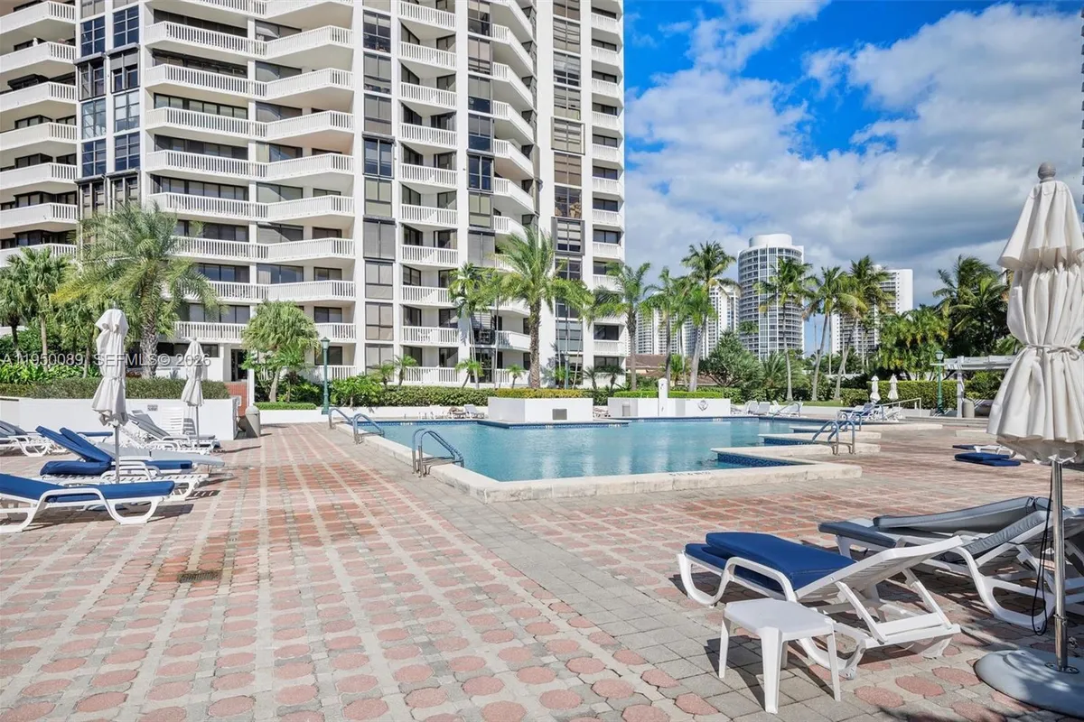 1000 E Island Blvd # 803, Aventura FL 33160