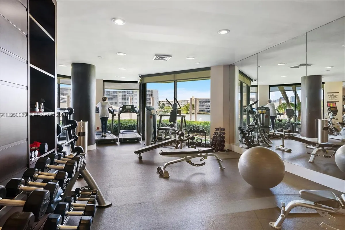 1000 E Island Blvd # 803, Aventura FL 33160