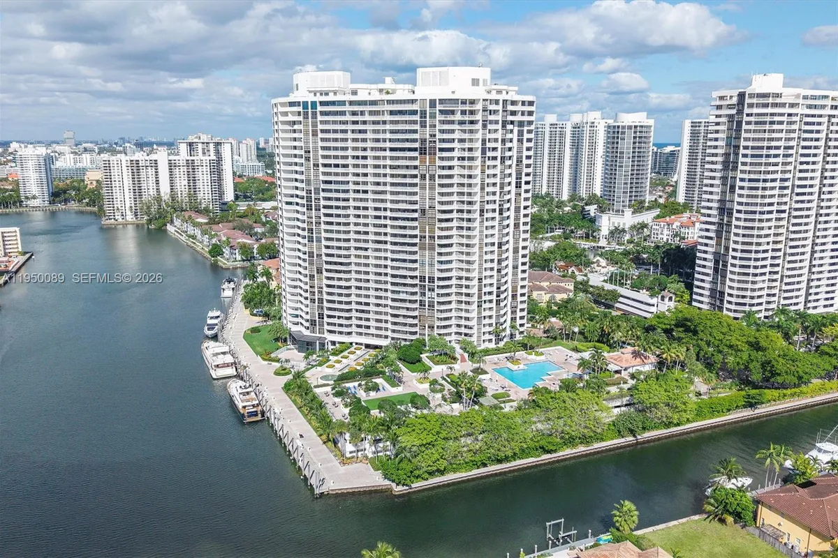 1000 E Island Blvd # 803, Aventura FL 33160