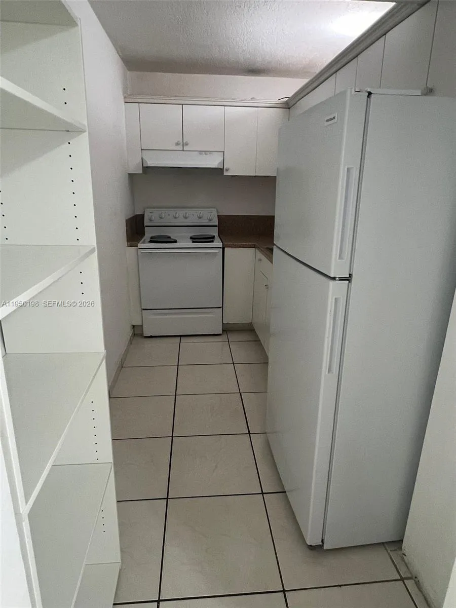 4717 NW 7th # 10, Miami FL 33126