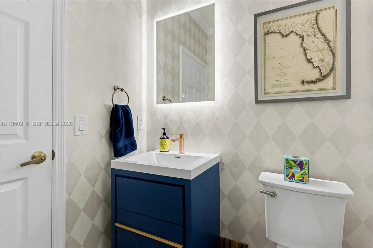 1140 Canella Ln, Hollywood FL 33019