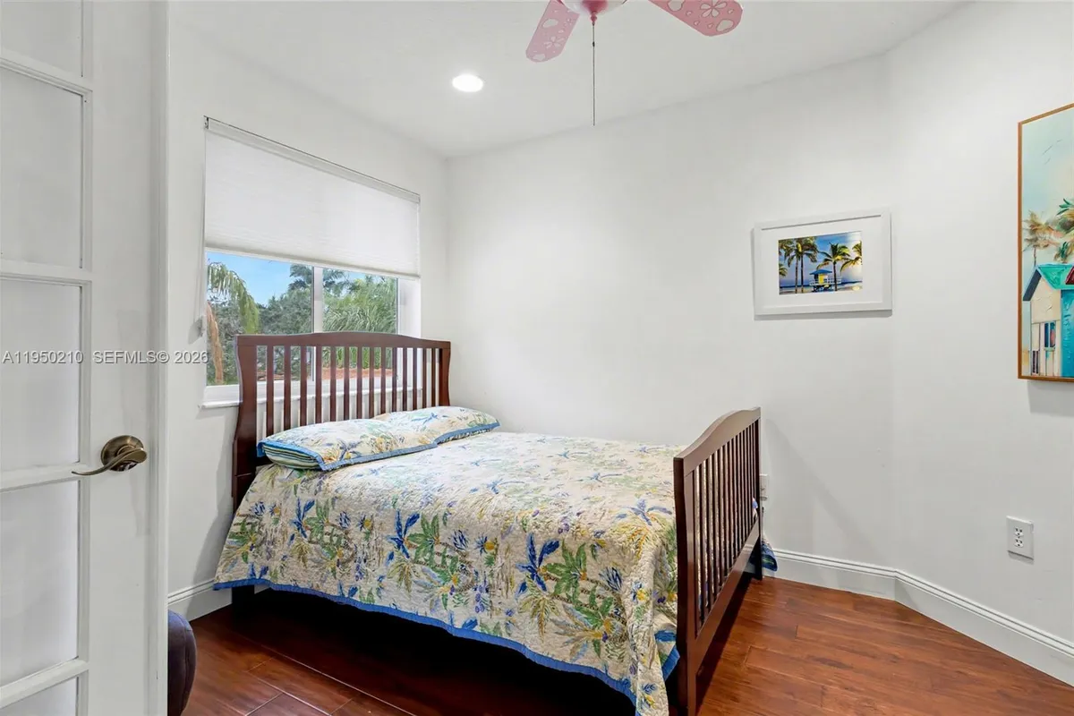 1140 Canella Ln, Hollywood FL 33019