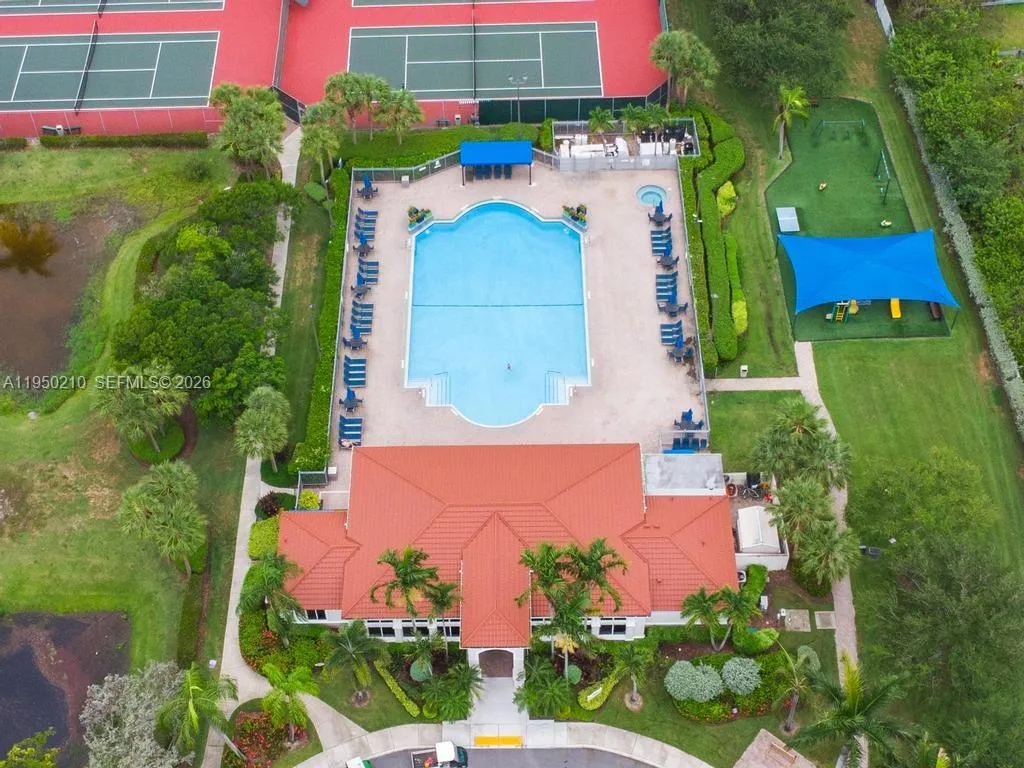 1140 Canella Ln, Hollywood FL 33019