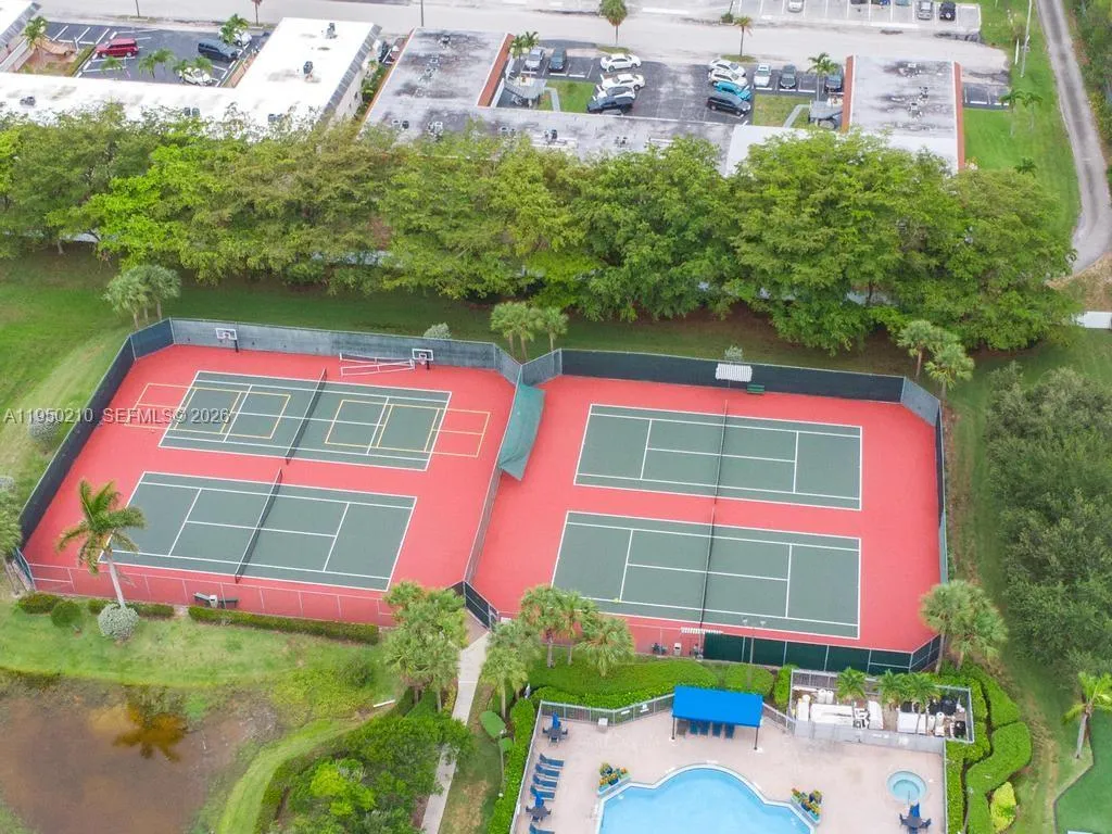 1140 Canella Ln, Hollywood FL 33019