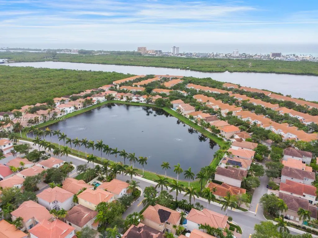 1140 Canella Ln, Hollywood FL 33019