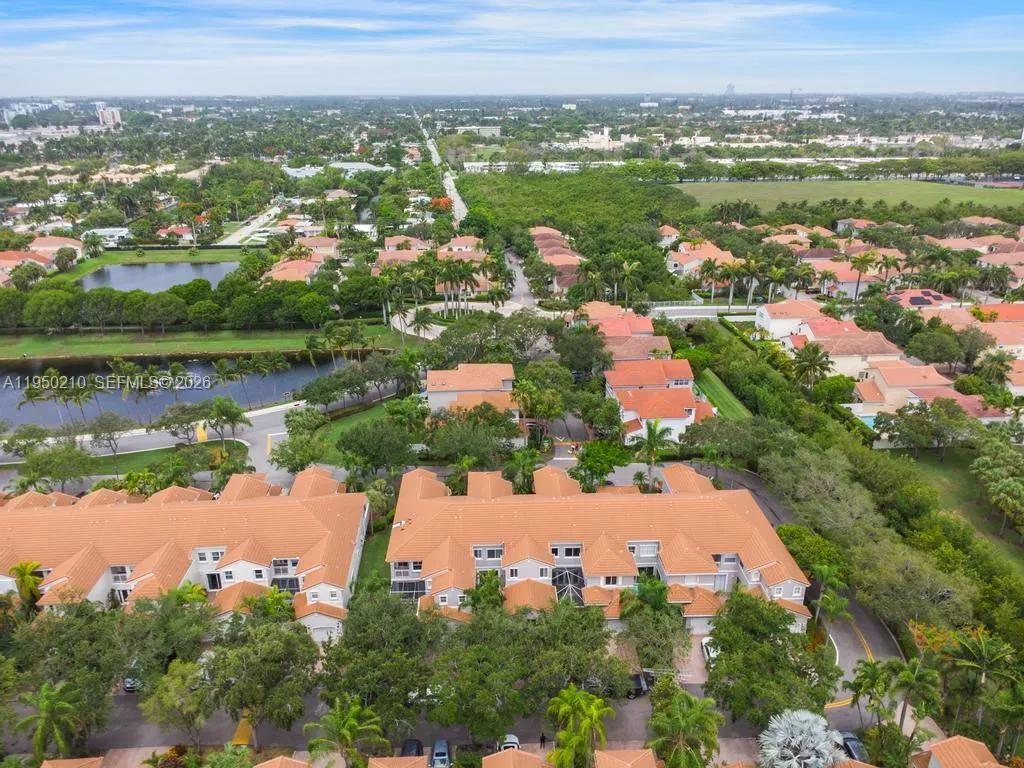 1140 Canella Ln, Hollywood FL 33019