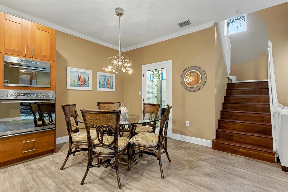 1140 Canella Ln, Hollywood FL 33019