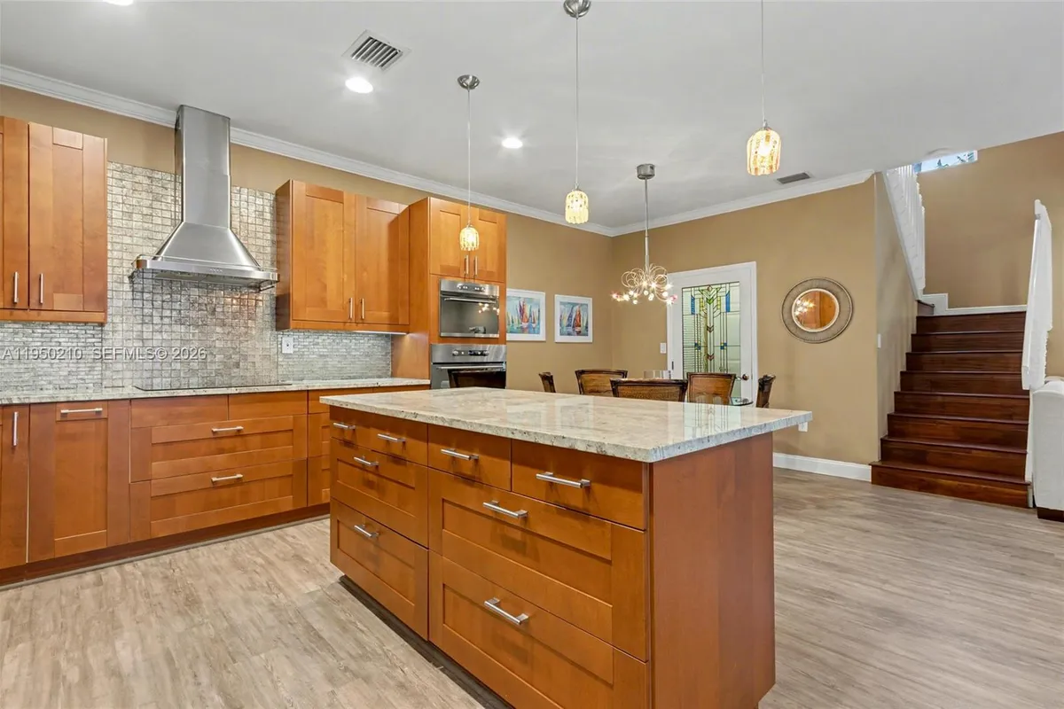 1140 Canella Ln, Hollywood FL 33019