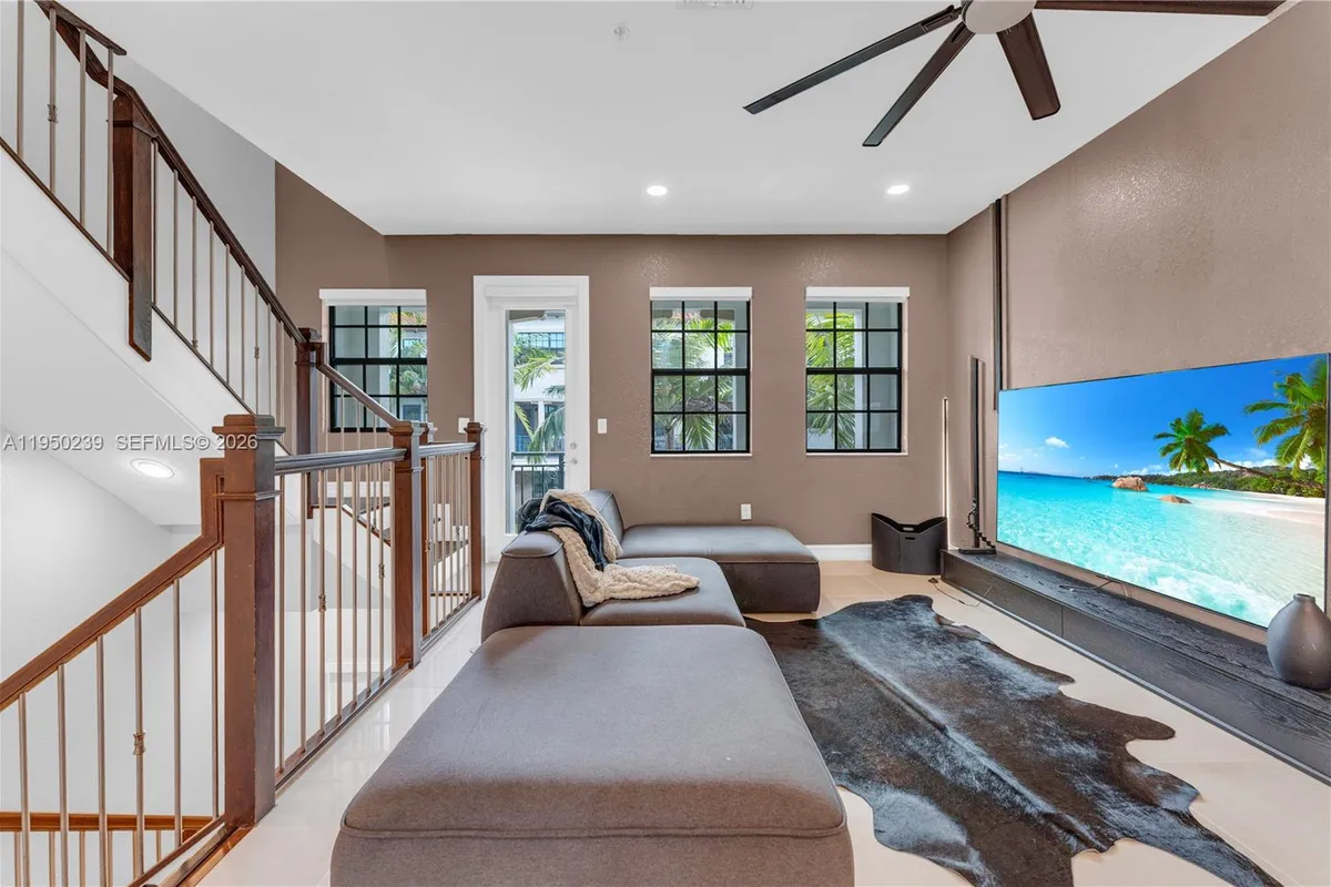 11537 SW 13th Ct, Pembroke Pines FL 33025