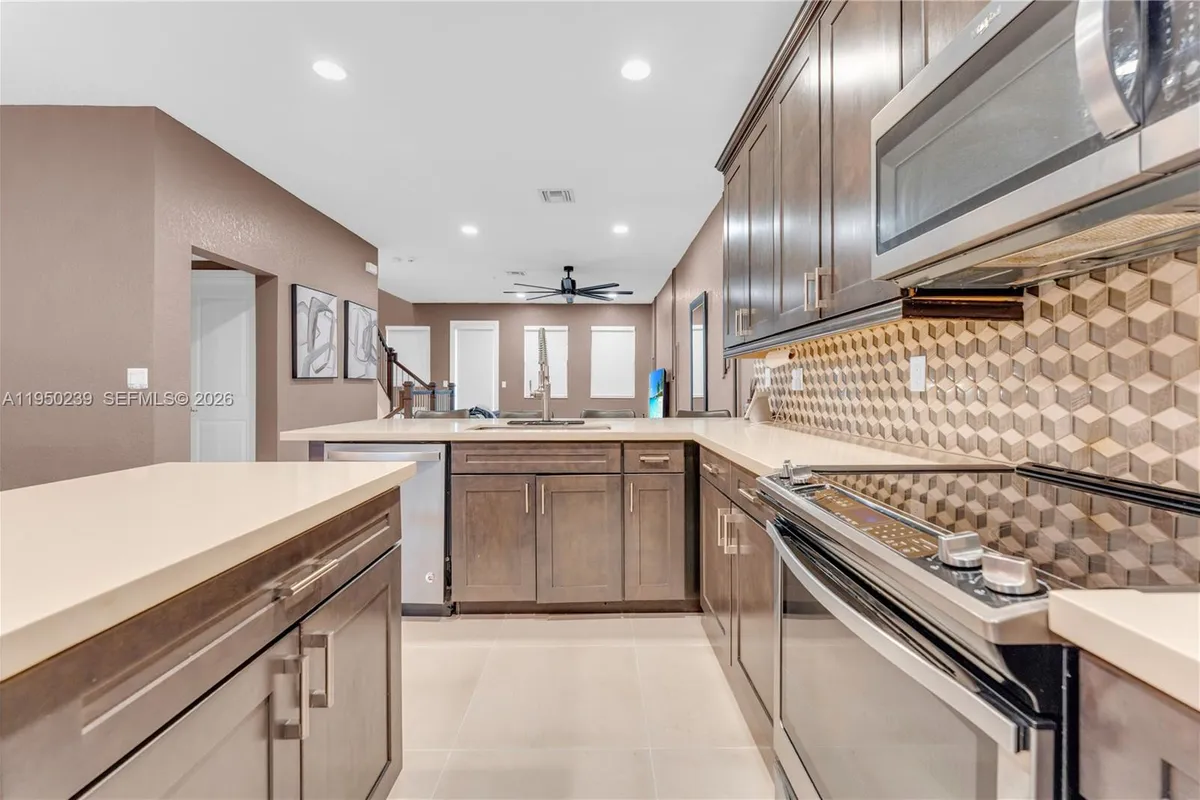 11537 SW 13th Ct, Pembroke Pines FL 33025