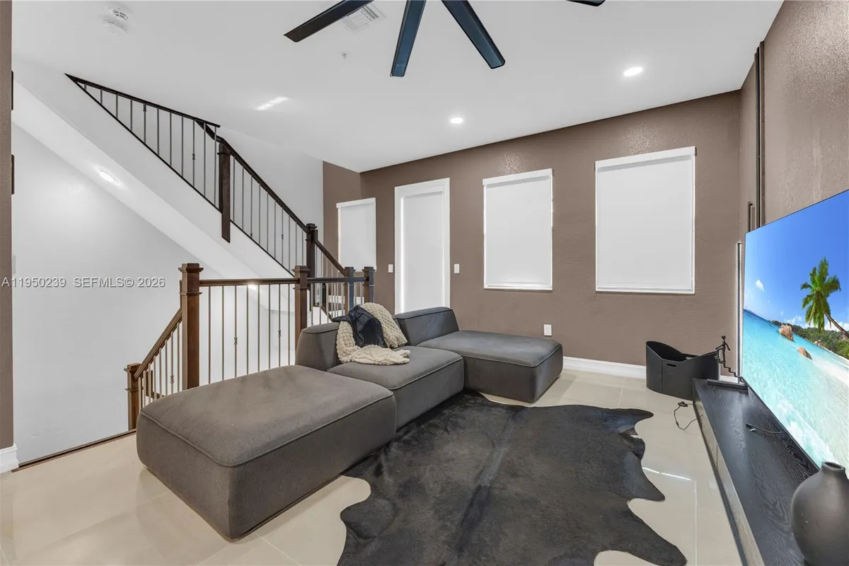 11537 SW 13th Ct, Pembroke Pines FL 33025