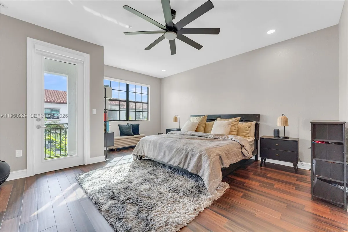 11537 SW 13th Ct, Pembroke Pines FL 33025